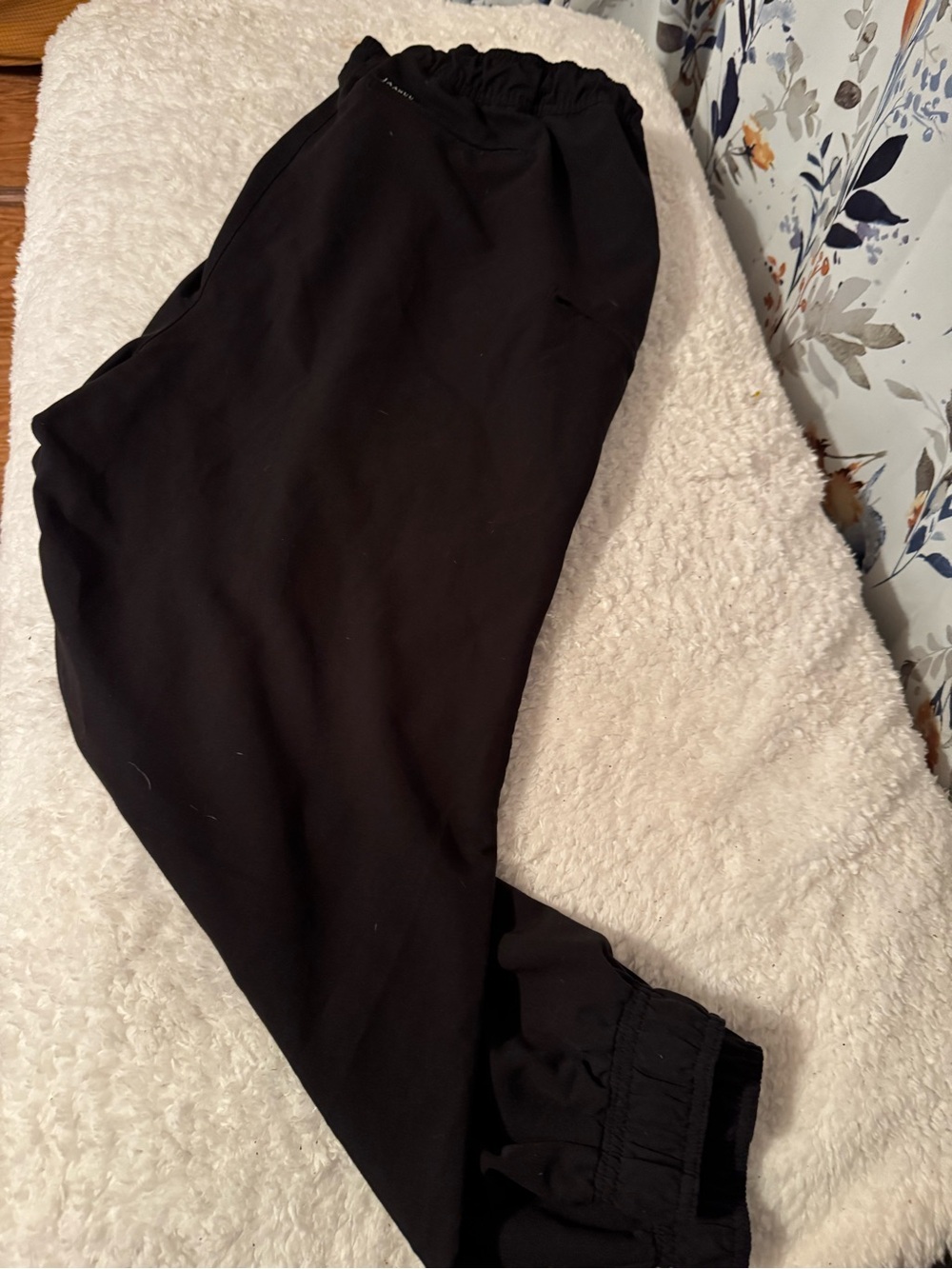Black Elastic Waist Scrub Bottom Joggers By Jaanuu Size 3X Women’s
